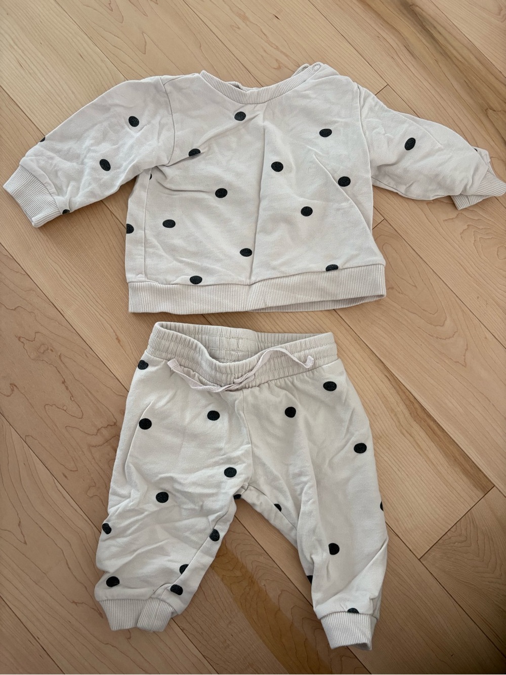 H&M Cream Sweatshirt & Joggers Set with Black Polka Dots